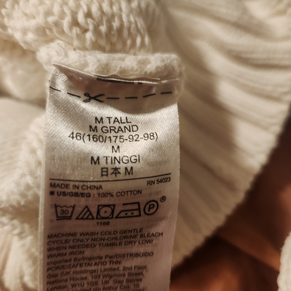 GAP Women's Cream Cable Knit Sweater - Picture 3 of 3